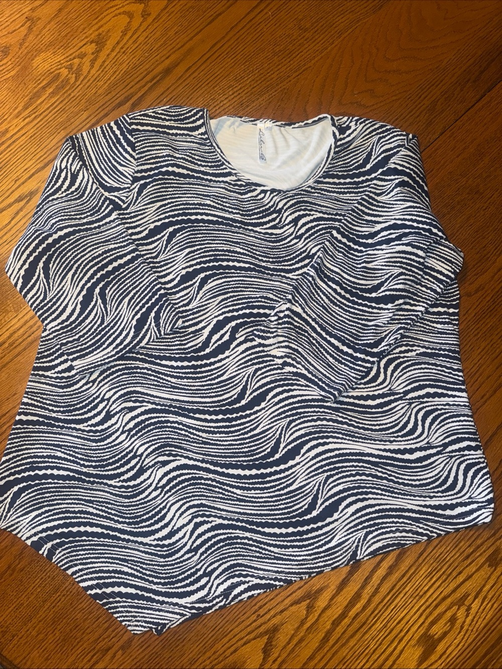 Lulu-B Navy and White Wave-Print Long Sleeve Top
